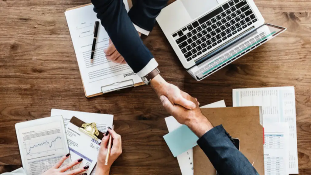 Comparing a home security contract with a no-contract plan